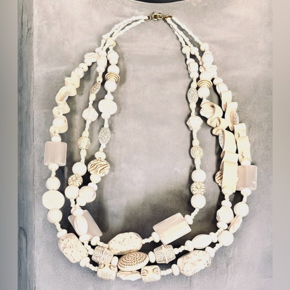 Sassy Jones White Calliope Necklace - Picture 3 of 4